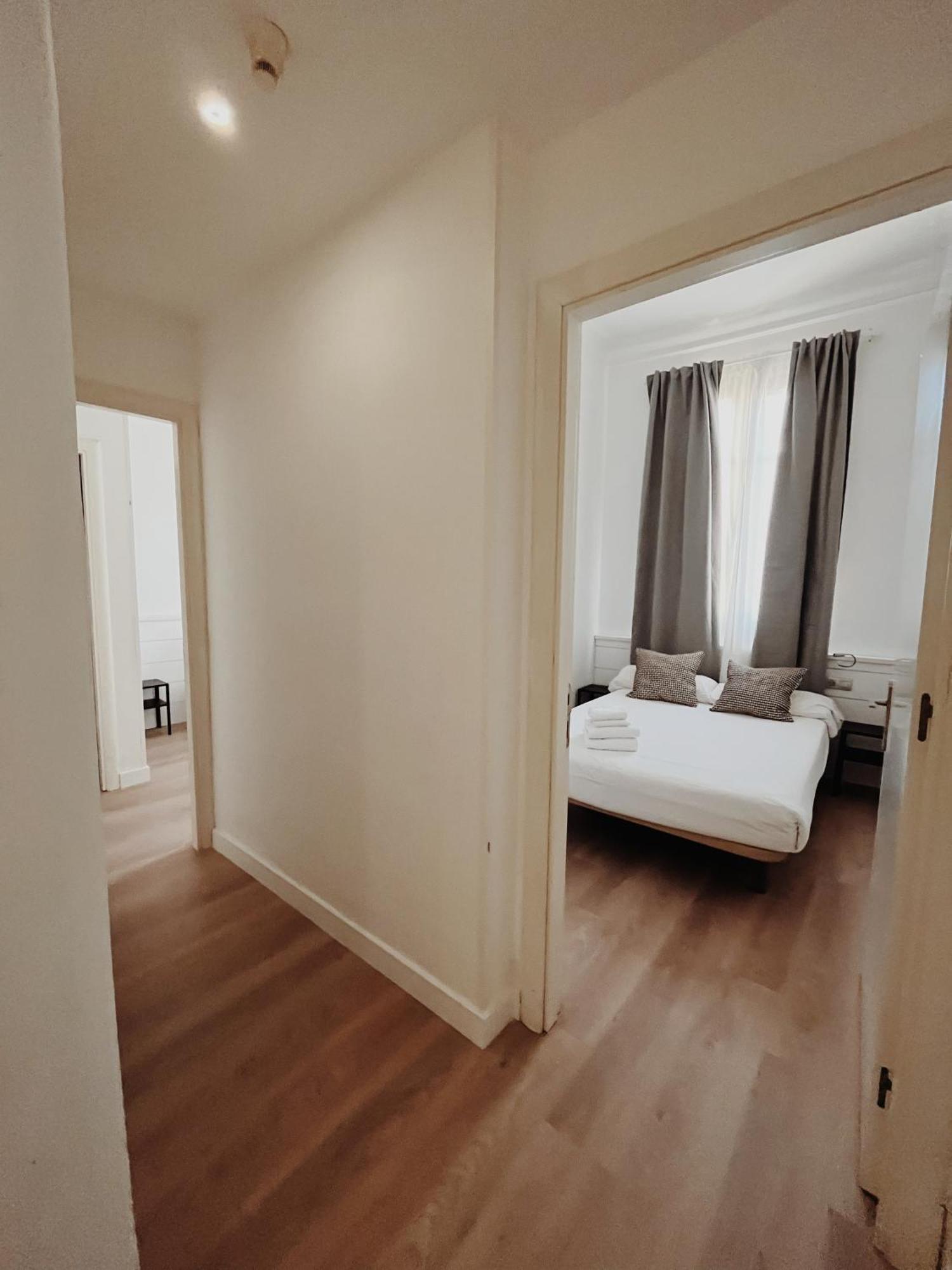 Apartamentos Express By Gaiarooms バルセロナ エクステリア 写真