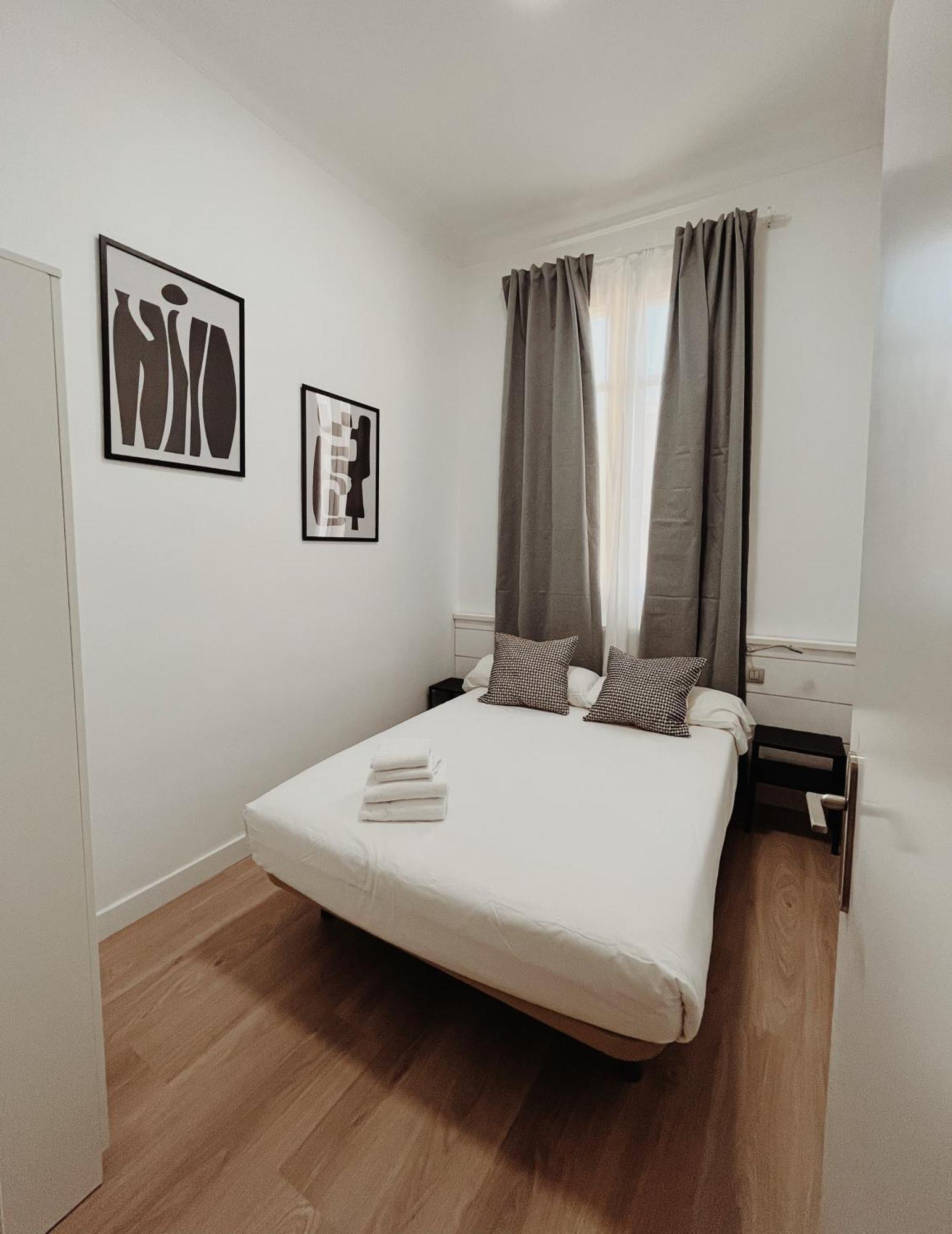 Apartamentos Express By Gaiarooms バルセロナ エクステリア 写真